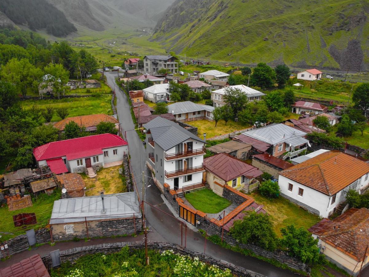 Sno Inn Kazbegi Экстерьер фото