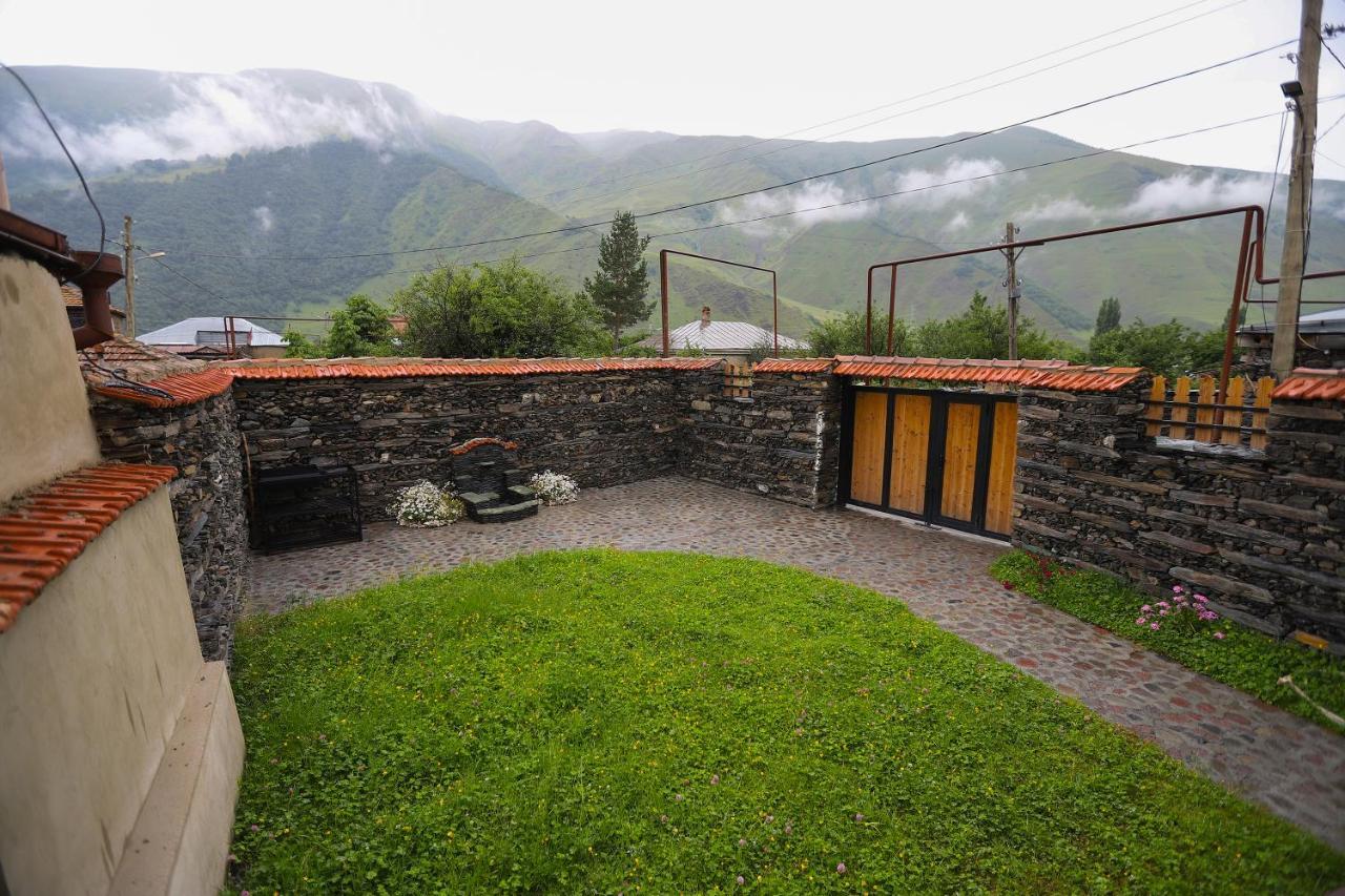 Sno Inn Kazbegi Экстерьер фото