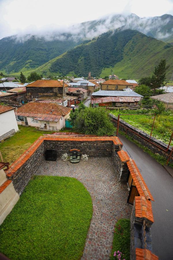 Sno Inn Kazbegi Экстерьер фото