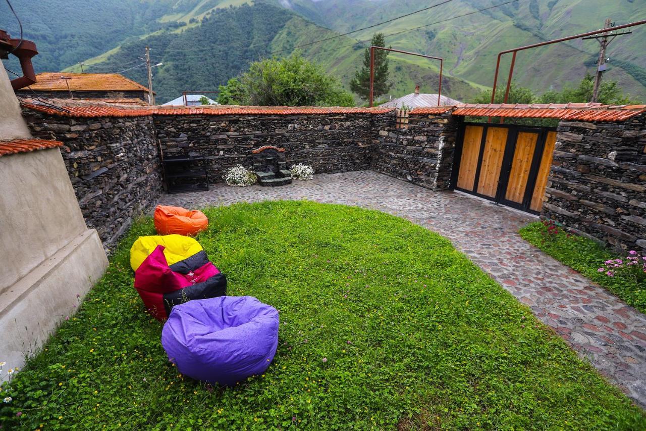 Sno Inn Kazbegi Экстерьер фото