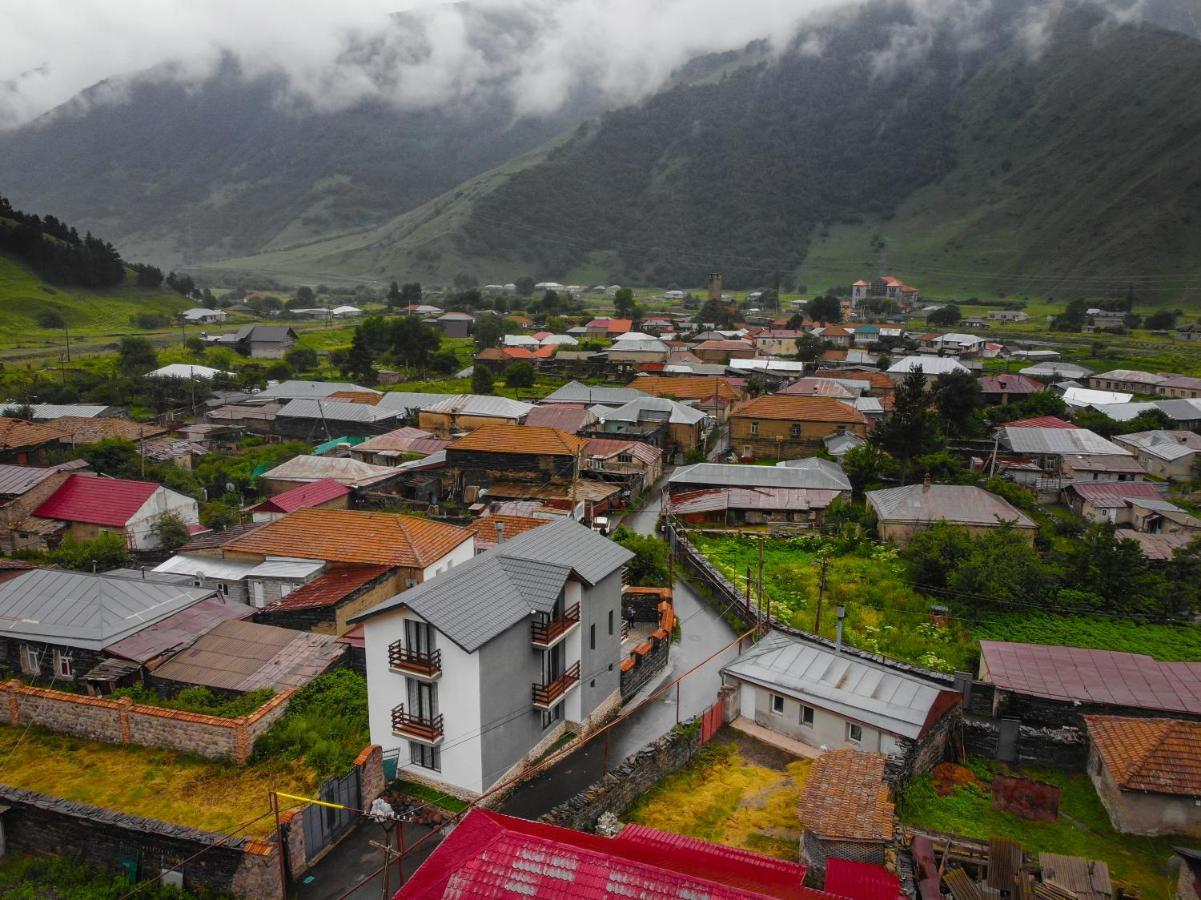 Sno Inn Kazbegi Экстерьер фото